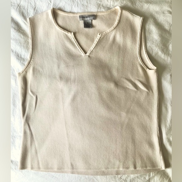 NEW DESIGNERS ORIGINALS CREAM SLEEVELESS NOTCHED NECK SWEATER MEDIUM - Picture 2 of 6